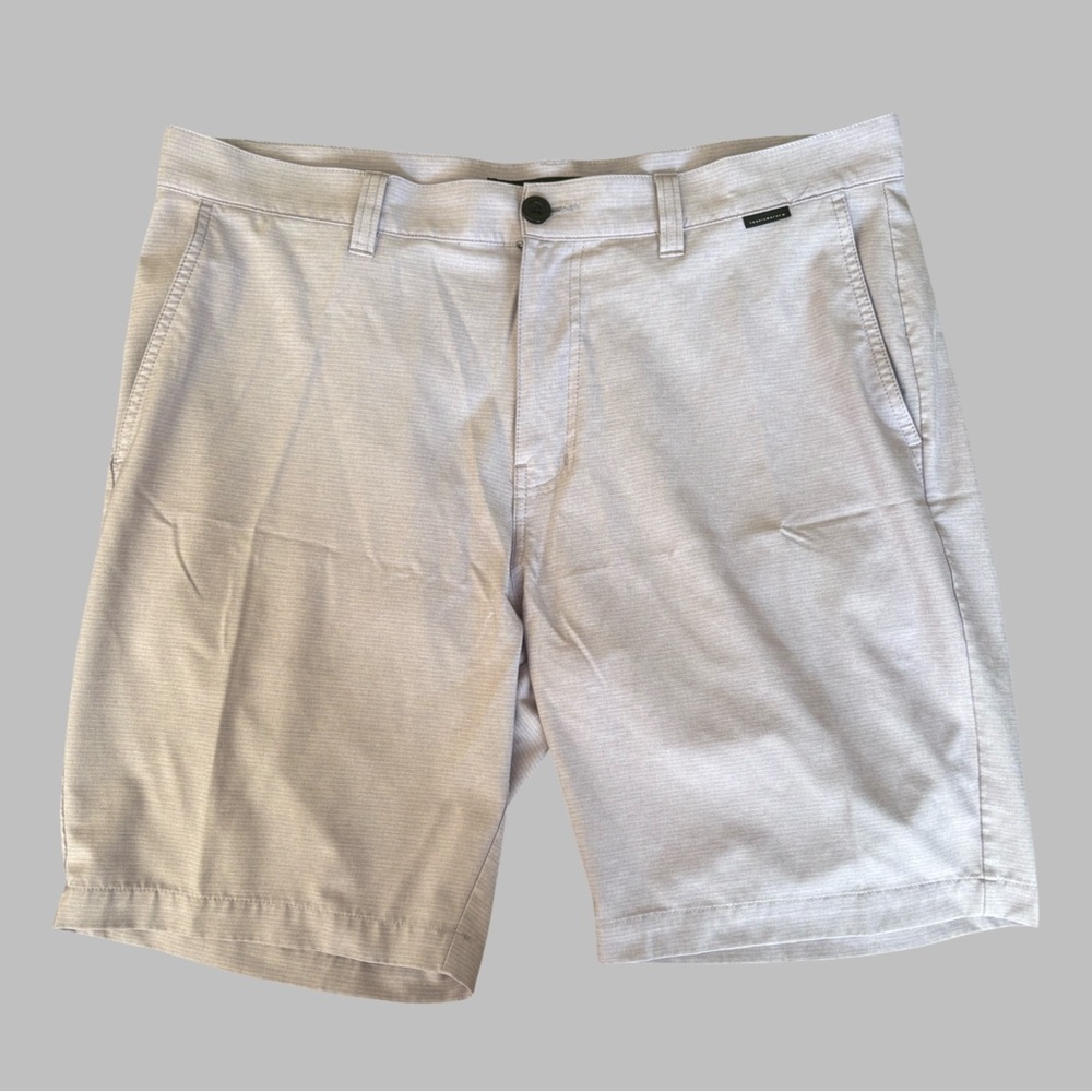 TRAVIS MATTHEW Men’s Purple Golf Shorts